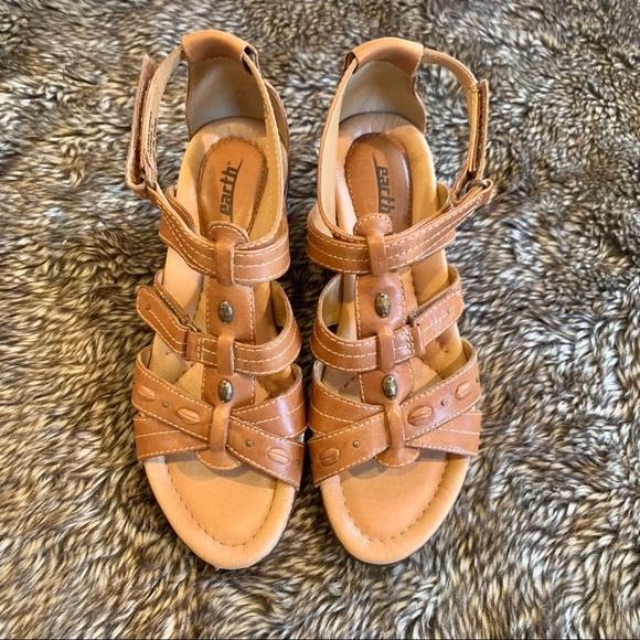EARTH Lucinda Wedge Sandals - Picture 2 of 13